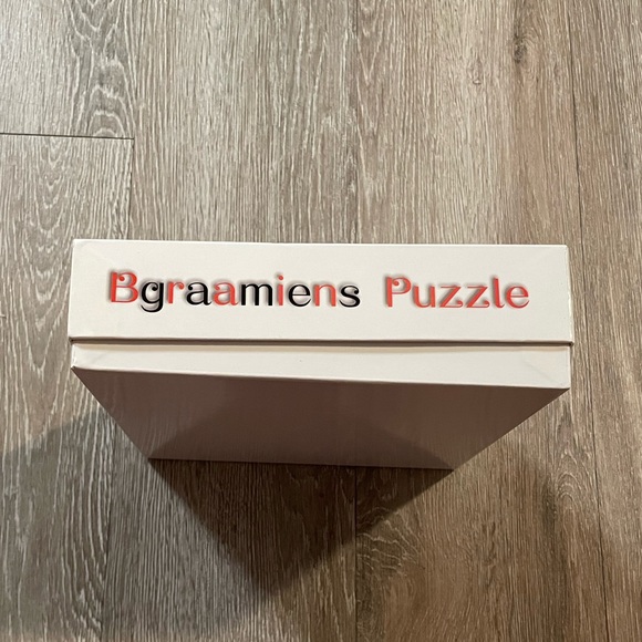 EUC “Bgraamiens” THE COLOR GAME Puzzle, 1000 Piece Round Jigsaw Puzzle - Picture 7 of 11